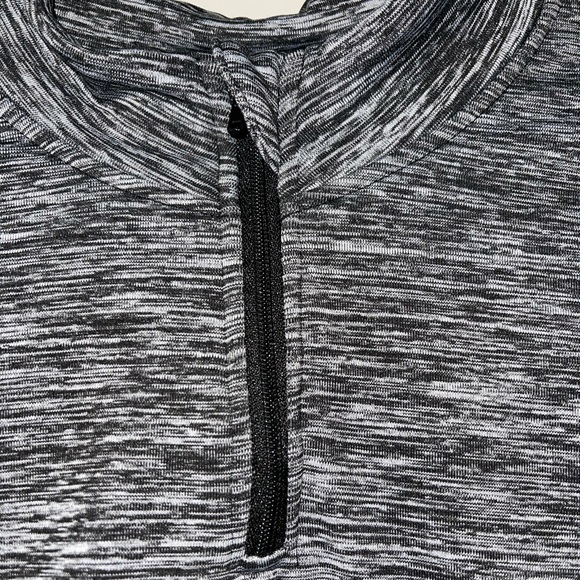 Prettylittlething athletic pullover - Picture 4 of 4